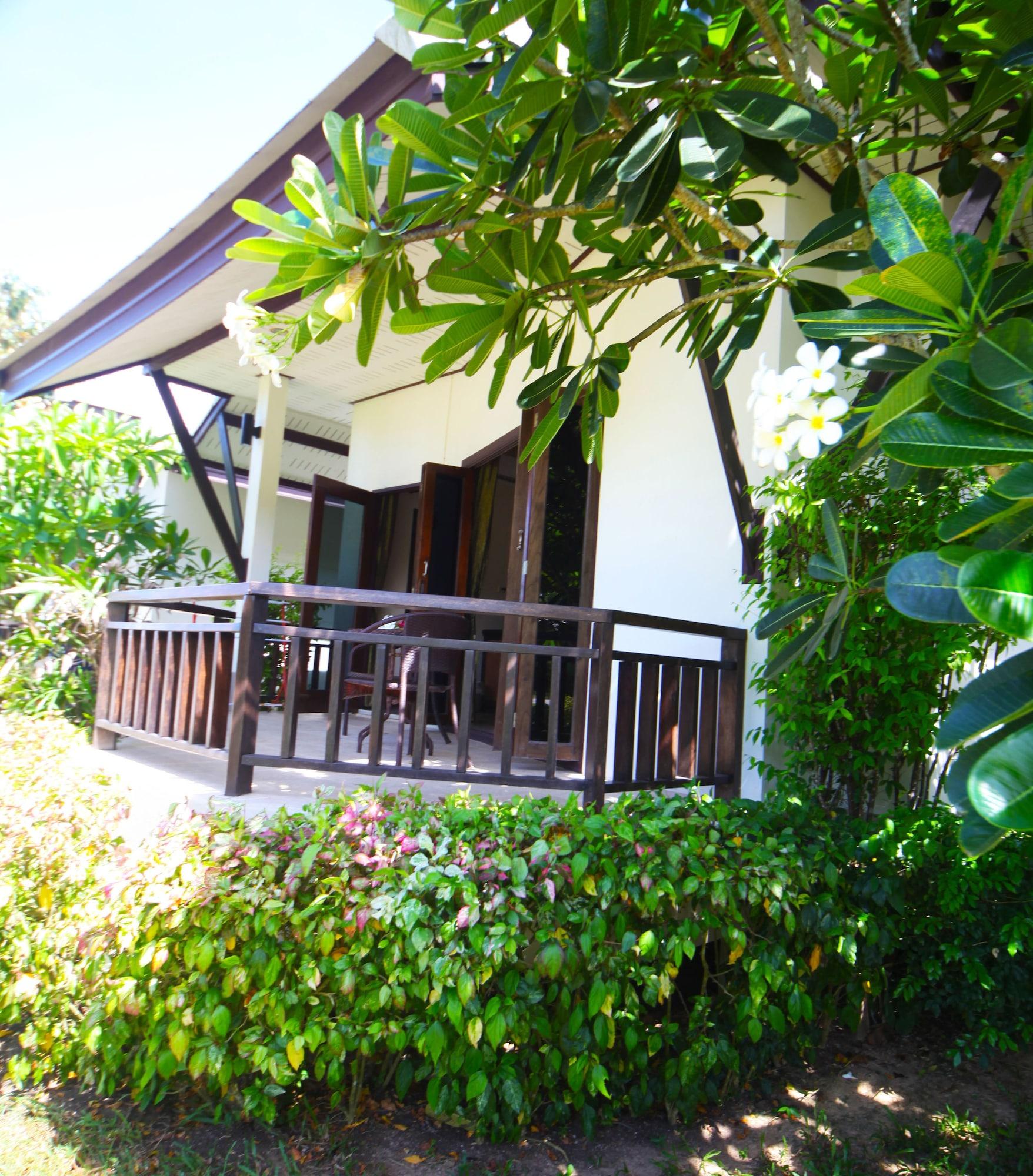 Saphli Villa Chumphon Bagian luar foto